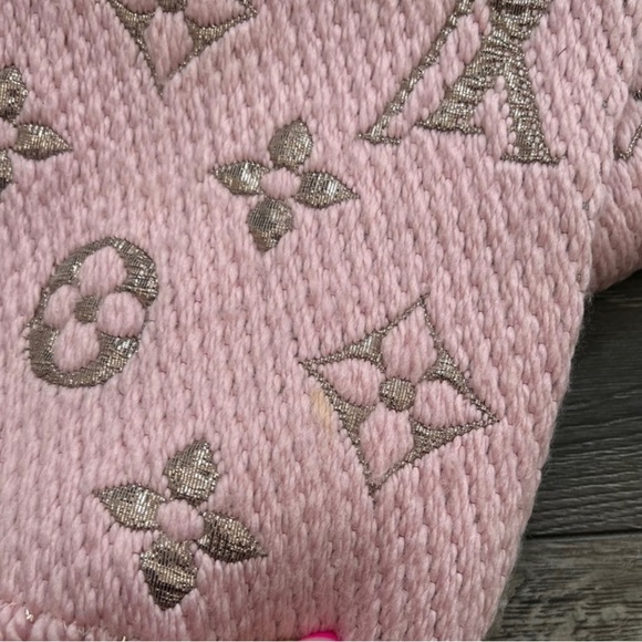 Louis Vuitton Pink Wool Silk Logomania Shine Scarf - Picture 4 of 5